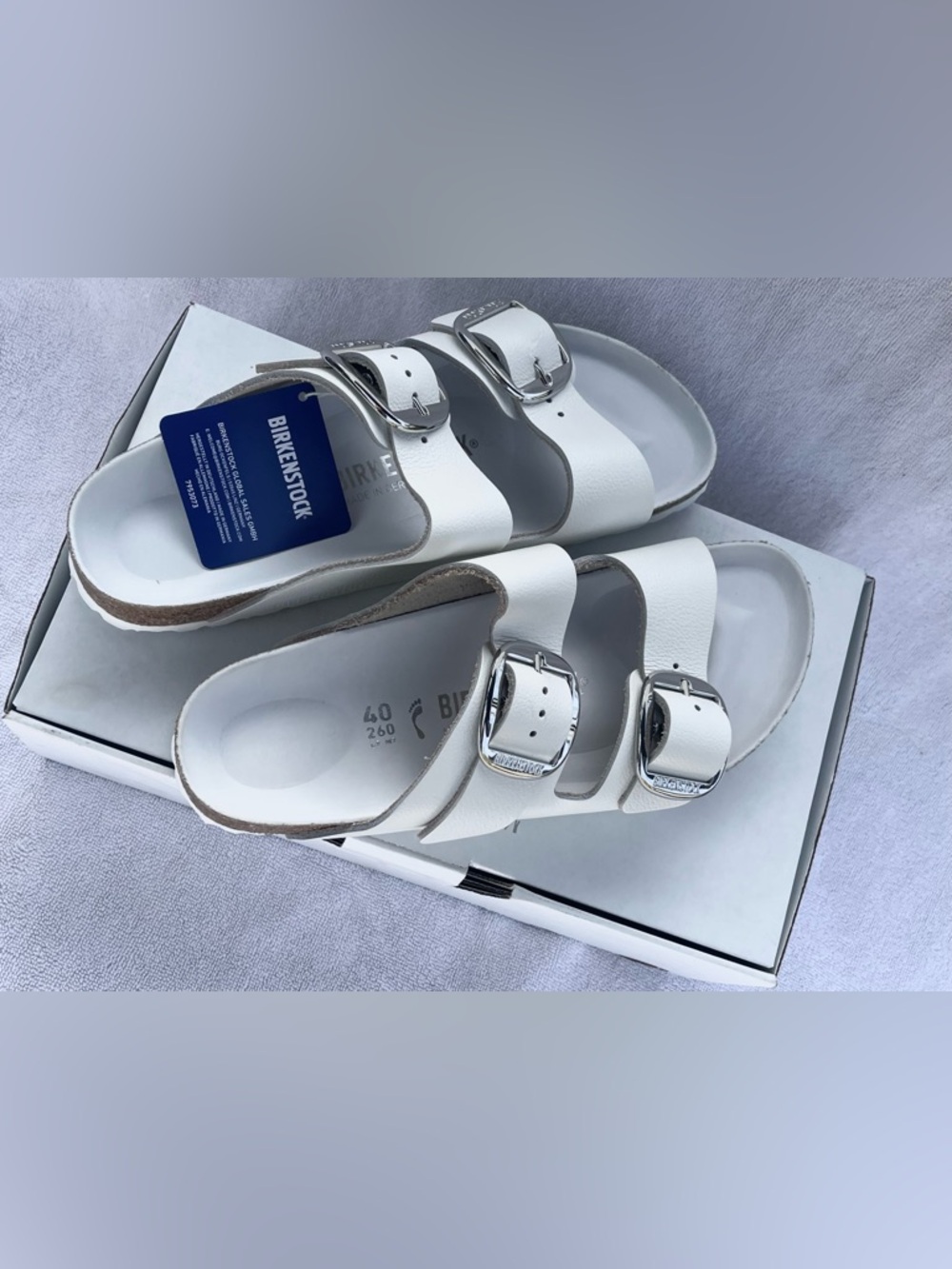 Birkenstock White Arizona Sandals with Chrome Buckles Size 9 Women’s